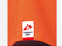「国境なき医師団」のオリジナルピスネーム「I support MSF」付き